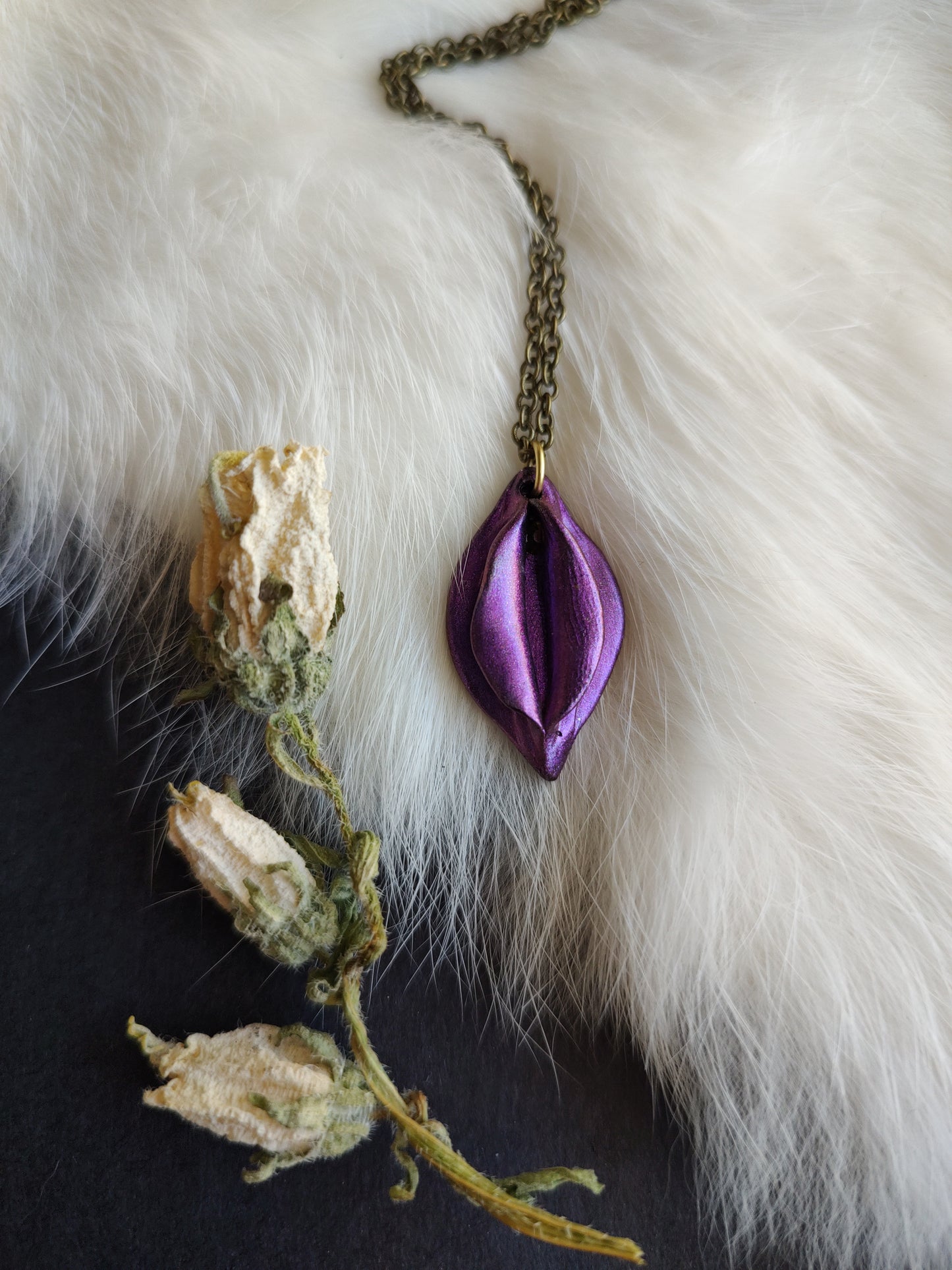 Small yoni necklace
