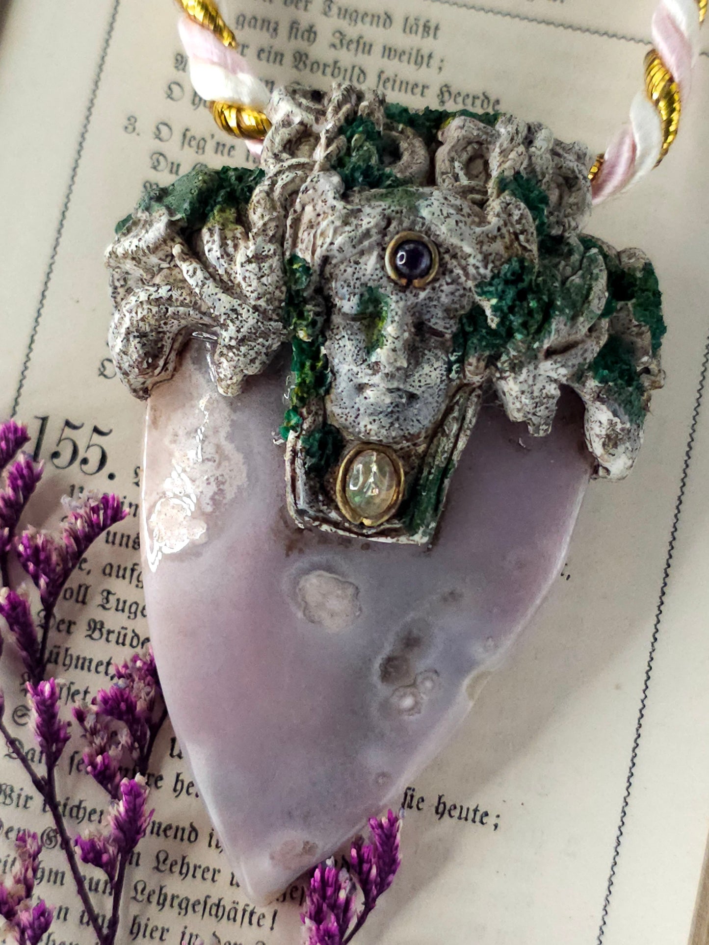 stone flower agate amulet