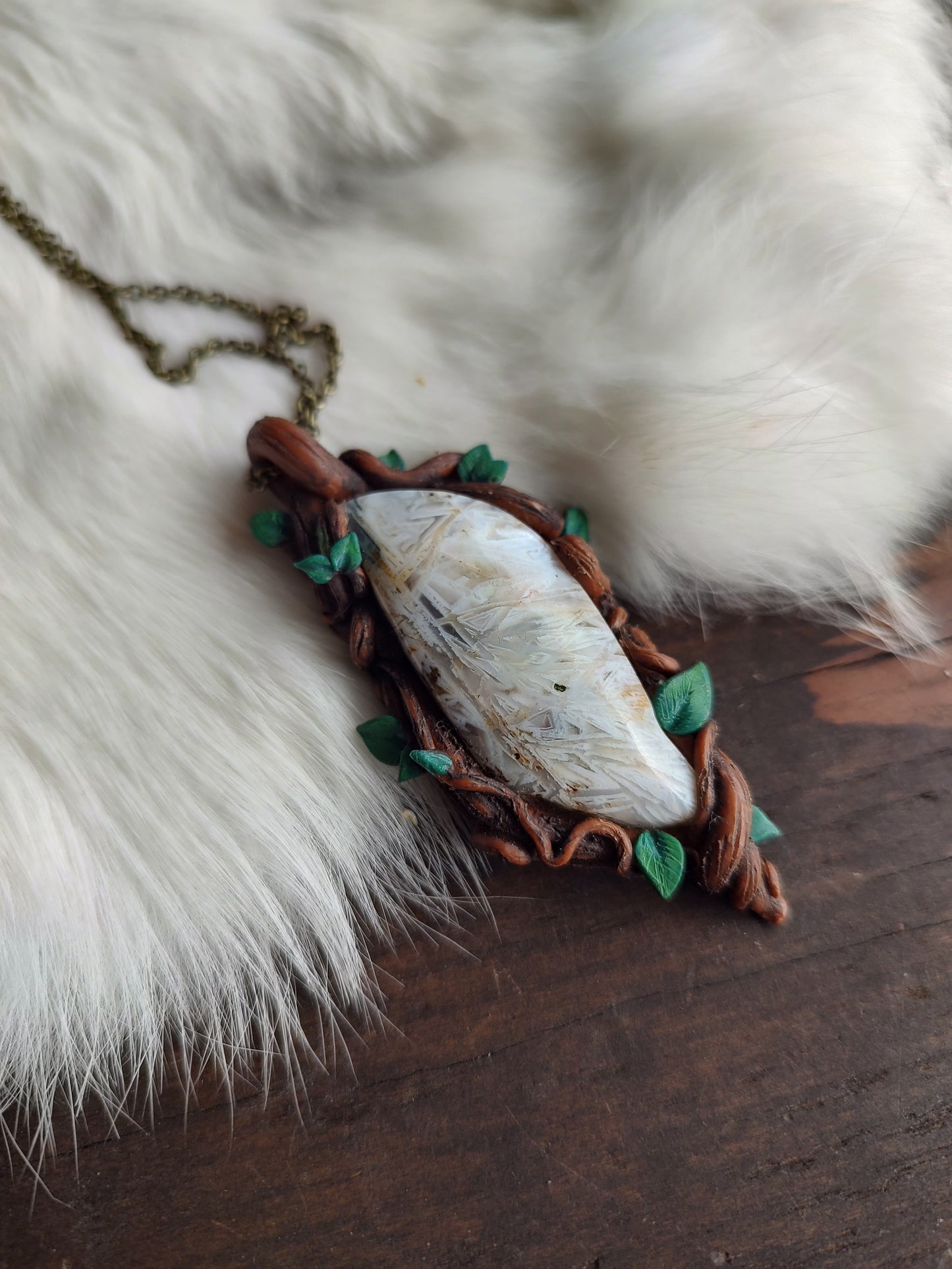 sagenite agate tree roots necklace